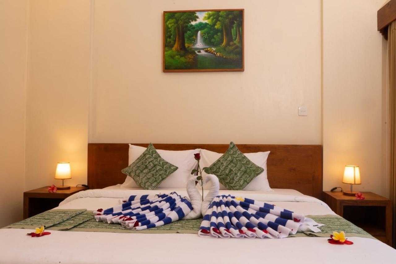 Tiny'S House Hotel Ubud  Exterior photo